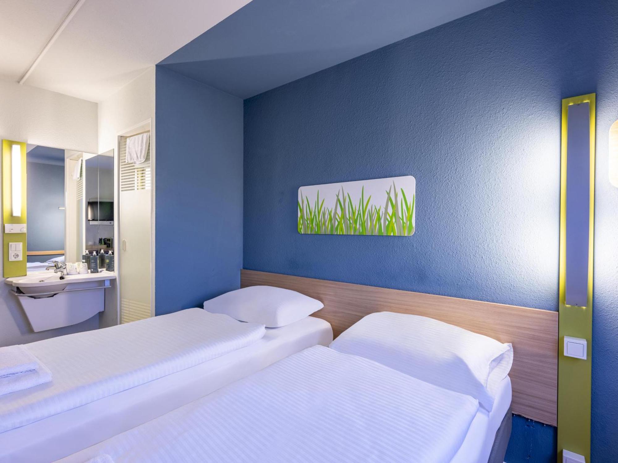 B&B Hotel Kassel-Lohfelden Bagian luar foto
